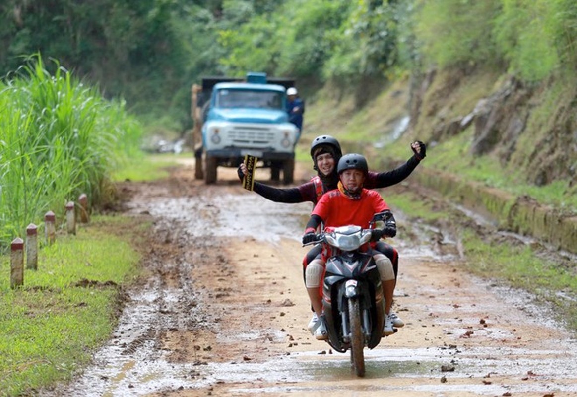 Hai Bang treo minh giua vuc tham trong Cuoc dua ky thu